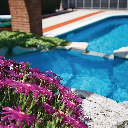 Holiday home Amazing In With 7 Bedrooms, Wifi And Outdoor Swimming Pool Porec