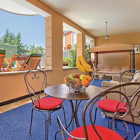 Amazing In With 7 Bedrooms, Wifi And Outdoor Swimming Pool
