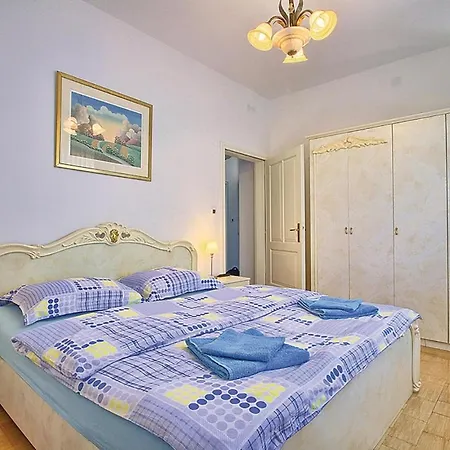 Holiday home Amazing In With 7 Bedrooms, Wifi And Outdoor Swimming Pool *