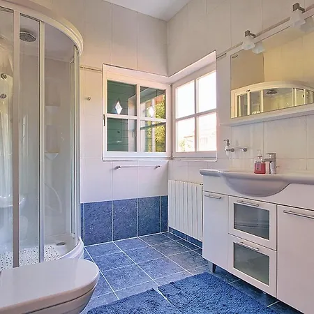 Amazing In With 7 Bedrooms, Wifi And Outdoor Swimming Pool Porec