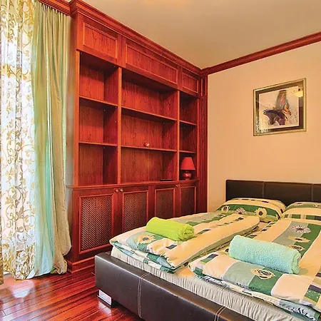 Holiday home Amazing In With 7 Bedrooms, Wifi And Outdoor Swimming Pool Porec